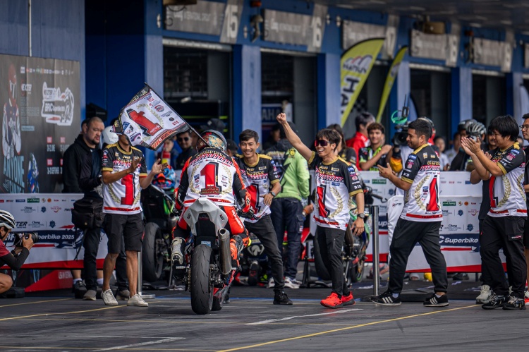 batch_10 NEXZTER BRIC Superbike ฉลองแชมป์ พร้อมมอบ 4 ไวลด์การ์ด Asia Road Racing 2026