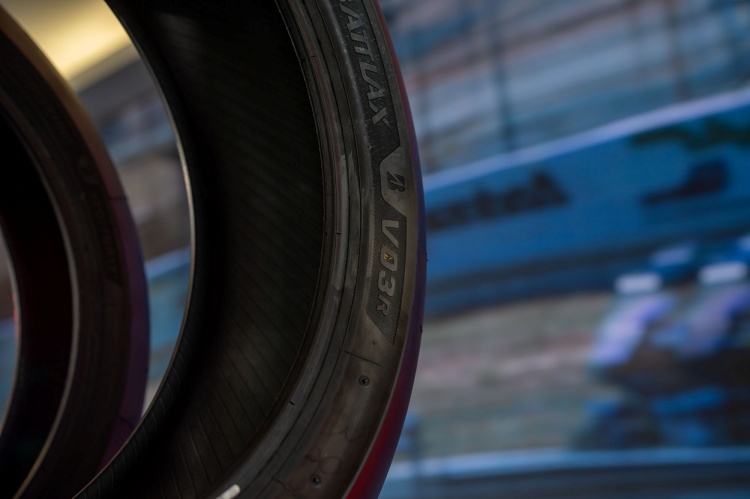 batch_12-2 Bridgestone เลือก 'ไทย' จัดงาน Global Test ยางแข่งระดับโลก ลงทดสอบเต็มพิกัดที่สนามช้างฯ!