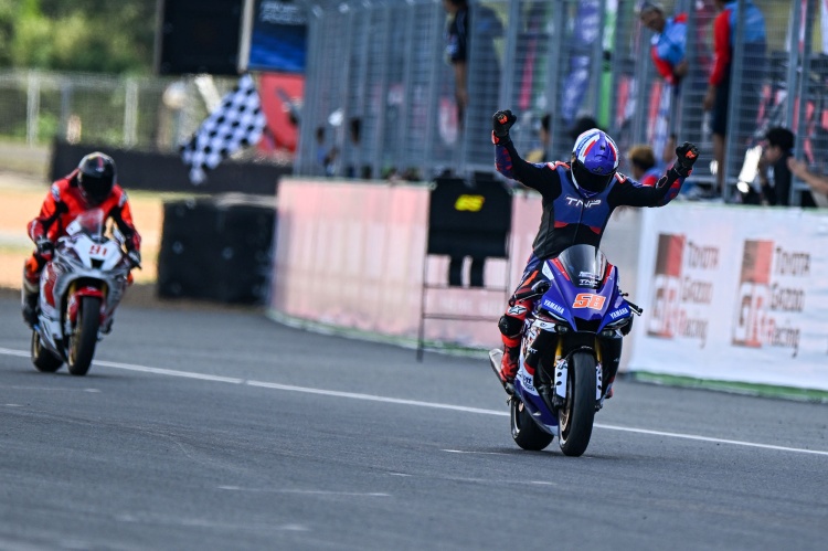 batch_13.ST3-โอม-ภวัต-เส้นชัย มันส์ระดับโลก! “แสตมป์” แซงโค้งสุดท้ายเฉือน “มิกซ์” สุดเดือด “โอม-ภวัต” พระเอกดังคว้าโพเดียมแรกในชีวิต