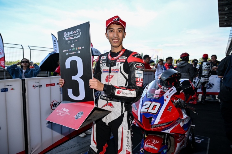 batch_16-ข่าว-BRIC-ทุกรุ่น-สนาม-4-เรซ1 3 ดาวรุ่งฮอนด้าเดือดสนั่นบุรีรัมย์! บิด Honda CBR พาเหรดขึ้นโพเดียม NEXZTER BRIC Superbike 2025 สนามที่ 4  เรซแรก