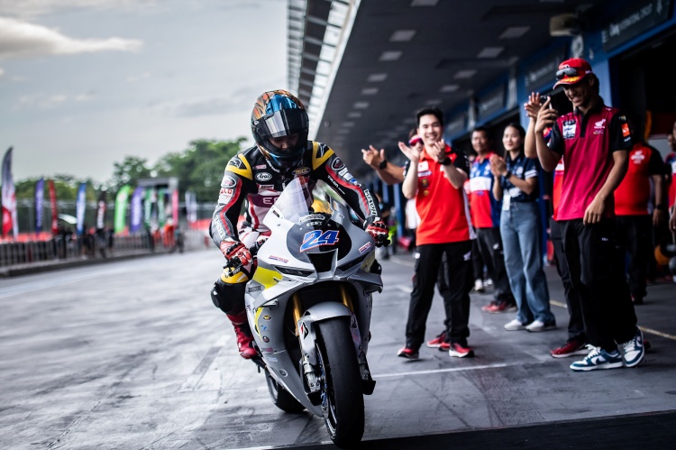 batch_2-แสตมป์-แชมป์ประจำปีรุ่นใหญ่ NEXZTER BRIC Superbike ฉลองแชมป์ พร้อมมอบ 4 ไวลด์การ์ด Asia Road Racing 2026