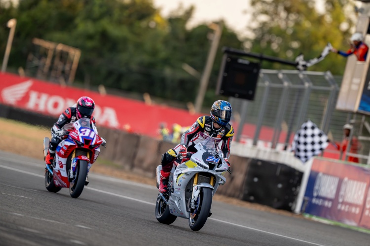 batch_2.SB1-No.24_อภิวัฒน์ มันส์ระดับโลก! “แสตมป์” แซงโค้งสุดท้ายเฉือน “มิกซ์” สุดเดือด “โอม-ภวัต” พระเอกดังคว้าโพเดียมแรกในชีวิต