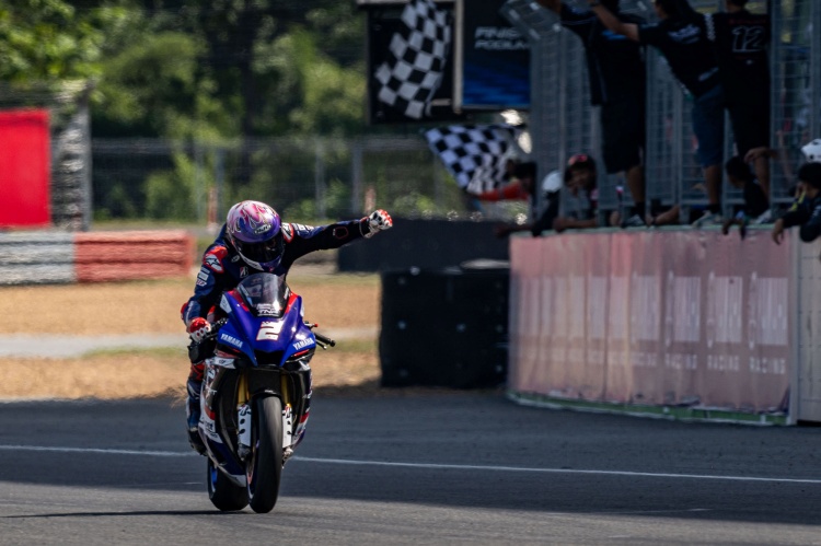 batch_9.ST1_No.2-นทีธาร-แชมป์เรซ2แชมป์ประจำปี Nexzter BRIC Superbike 2025 ปิดฉากเรซสุดท้ายยิ่งใหญ่ “ธนัช” เข้าวินส่งท้าย “อภิวัฒน์-นธีธาร-ต่อศักดิ์” คว้าแชมป์ประจำปี