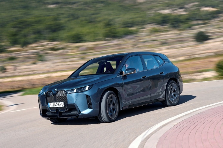 batch_BMW-iX-xDrive45-M-Sport-New-Picture ไฮไลท์จาก BMW, MINI, BMW Motorrad ในงานมหกรรมยานยนต์ ครั้งที่ 42