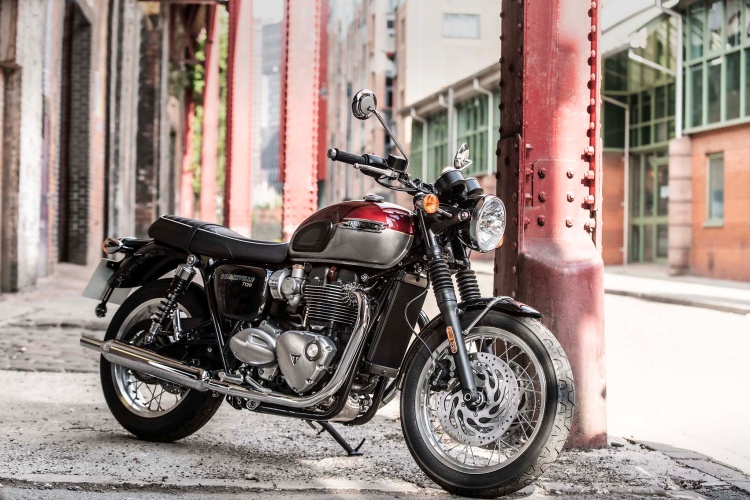 batch_Pic_Bonneville-T120-3 Triumph พาสัมผัสตำนาน Bonneville กับ 3 ไฮไลต์ไอคอนิกที่ไบค์เกอร์ทั่วโลกหลงใหล