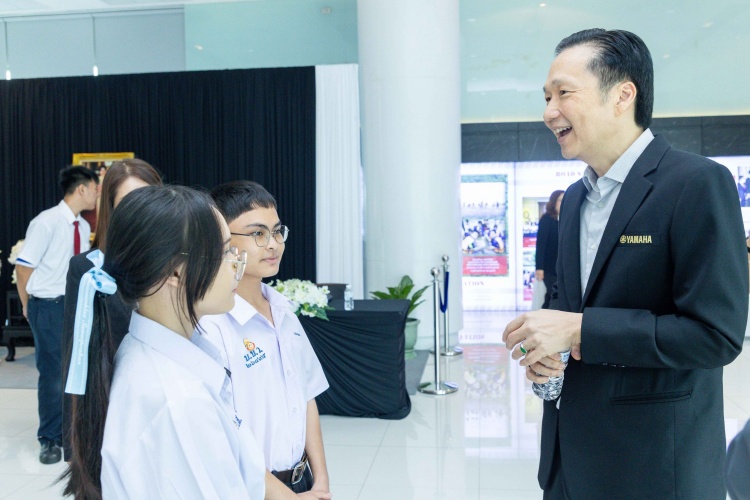 batch_S__579428390 ไทยยามาฮ่ามอบทุนการศึกษาเด็ก – เยาวชนสมุทรปราการ มูลค่ารวม 300,000 บาท