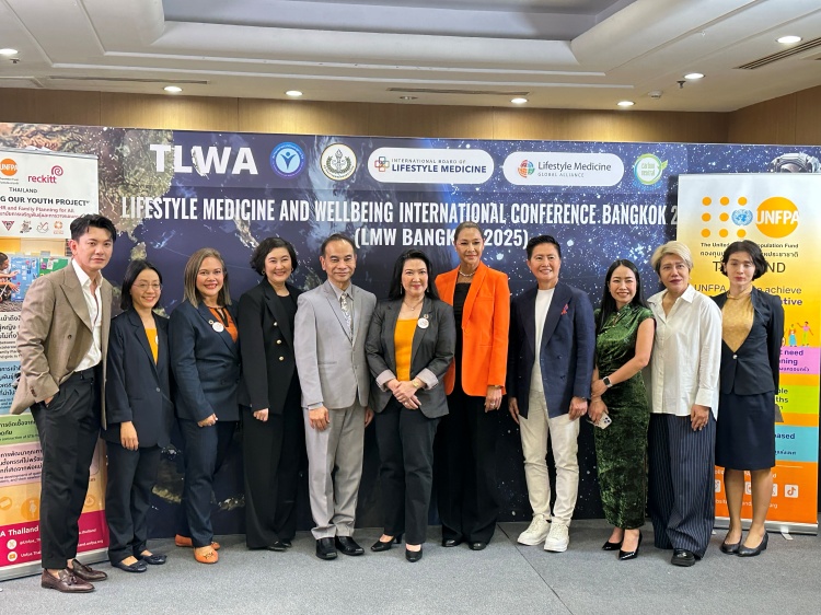 batch_UN2 CEO “ลามิน่า” ร่วมประมูลศิลปะการกุศล