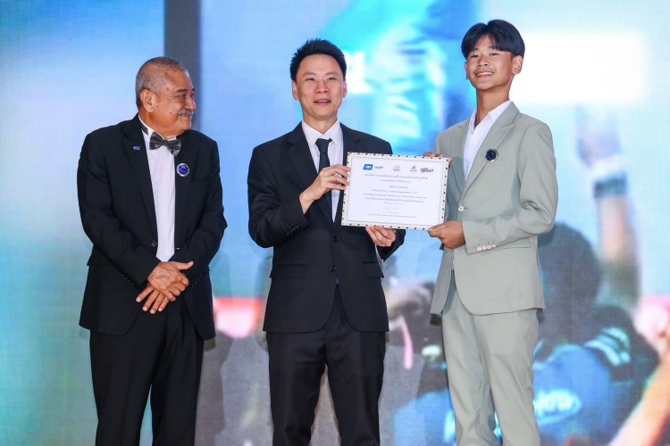 batch_13-ไบร์ท-เตชินท์-อินทร์อภัย ทัพนักบิด “ฮอนด้า เรซซิ่ง ไทยแลนด์” กวาดรางวัล FMSCT Champion Awards 2025