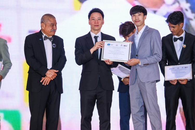 batch_14-ข้าวกล้อง-จักรีภัทร-พฤฒิสาร ทัพนักบิด “ฮอนด้า เรซซิ่ง ไทยแลนด์” กวาดรางวัล FMSCT Champion Awards 2025