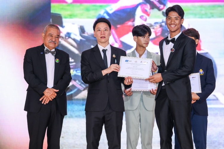 batch_17-ไฮเปค-กฤษฎา-ธนโชติ ทัพนักบิด “ฮอนด้า เรซซิ่ง ไทยแลนด์” กวาดรางวัล FMSCT Champion Awards 2025