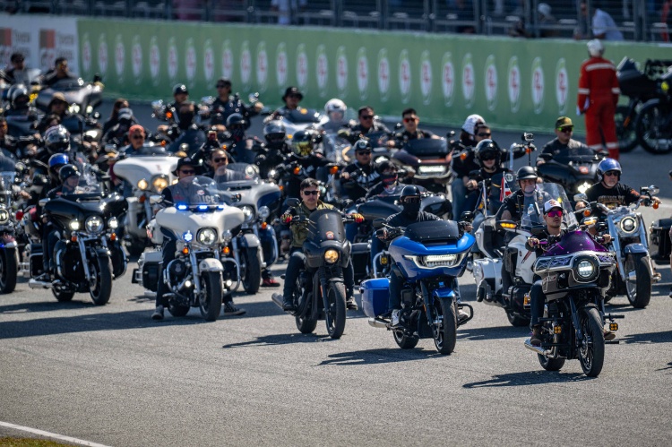 batch_2-1 Chang Classic Car Revival 2025 รถคลาสสิค 1,000 คันกระหึ่มสนาม "ชาช่า-เบนซ์ เรซซิ่ง”ผลงานเยี่ยม เปิดให้ผู้อพยพ-ประชาชนชมฟรี!