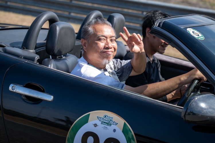 batch_5.-ป๋อง-กพล Chang Classic Car Revival 2025 รถคลาสสิค 1,000 คันกระหึ่มสนาม "ชาช่า-เบนซ์ เรซซิ่ง”ผลงานเยี่ยม เปิดให้ผู้อพยพ-ประชาชนชมฟรี!