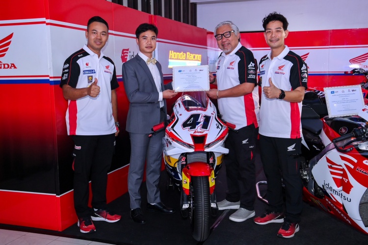 batch_8-ชิพ-นครินทร์-อธิรัฐภูวภัทร์ ทัพนักบิด “ฮอนด้า เรซซิ่ง ไทยแลนด์” กวาดรางวัล FMSCT Champion Awards 2025