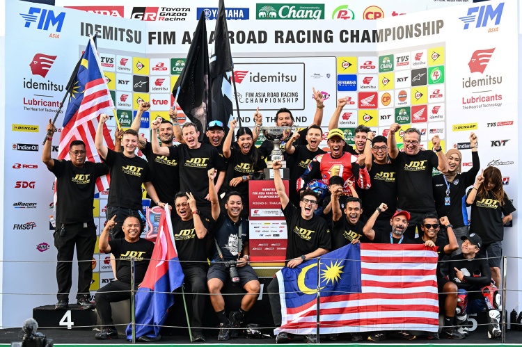 batch_9-1-ASB1000-Champ2025 "โฮมเรซประวัติศาสตร์! นักบิดไทยเหมาแชมป์ทุกรุ่น 'ชิพ-มิกซ์-ไอเดีย-เติ้ล' ยืนโพเดี้ยมที่ 1 ปิดฉาก ARRC 2025 อย่างยิ่งใหญ่