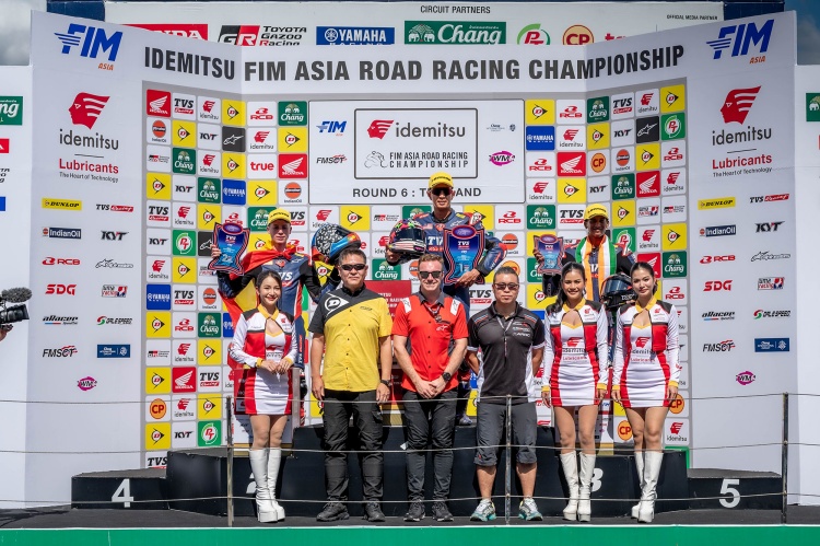 batch_9.TVS_Poduim เพลงชาติไทยกระหึ่ม! “แสตมป์” เข้าวิน โฮมเรซ “ตี-ไอเดีย-อุ้ม” พาเหรดกวาดโพเดียม Asia Road Racing
