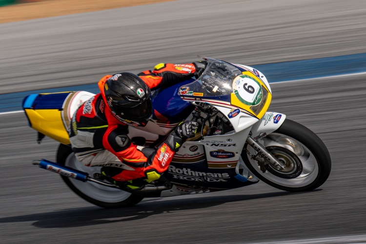 batch_9.เบนซ์-เรซซิ่ง2 Chang Classic Car Revival 2025 รถคลาสสิค 1,000 คันกระหึ่มสนาม "ชาช่า-เบนซ์ เรซซิ่ง”ผลงานเยี่ยม เปิดให้ผู้อพยพ-ประชาชนชมฟรี!