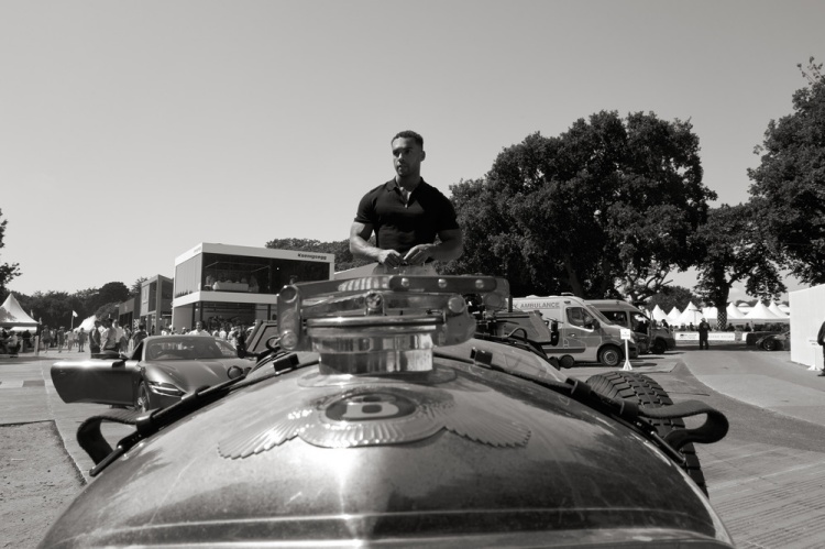 batch_BentleyWelcomesLucienLaviscount-5 Bentley Motor คว้าตัว ‘ลูเชียน ลาวิสเคาท์’ นักแสดงหนุ่มผู้รับบท ‘อัลฟี่’ ในซีรีส์ Emily in Paris นั่งตำแหน่งโกลบอลแบรนด์แอมฯ คนใหม่