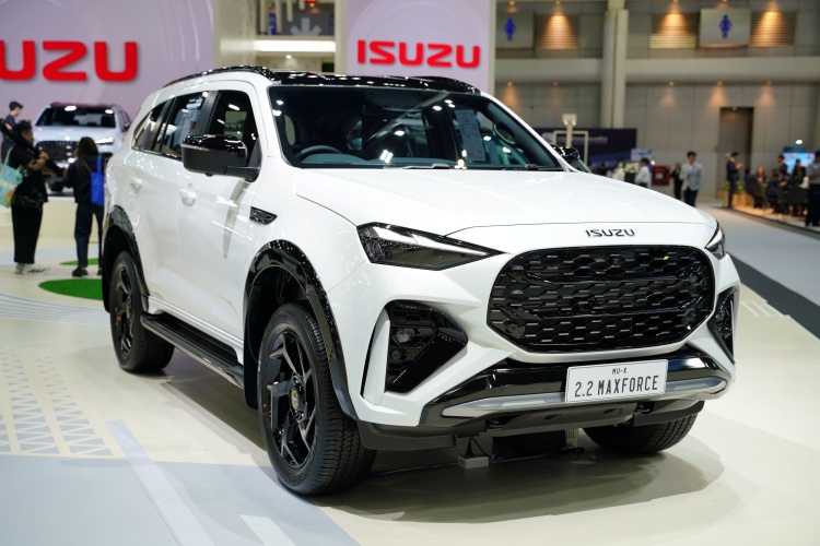 batch_MU-X-RS-2.2-Ddi-MAXFORCE- Isuzu อวดโฉมทัพยนตรกรรมใหม่ล่าสุด! ในงาน Motor Expo 2025