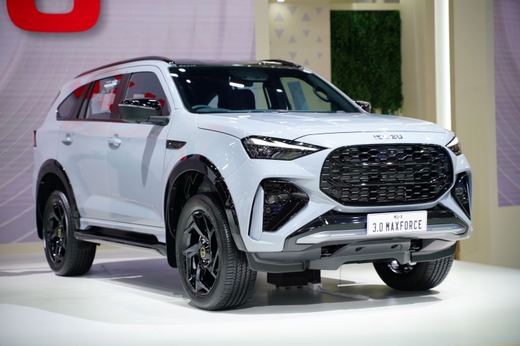 batch_MU-X-รุ่น-RS-4WD-3.0-Ddi-MAXFORCE- Isuzu อวดโฉมทัพยนตรกรรมใหม่ล่าสุด! ในงาน Motor Expo 2025