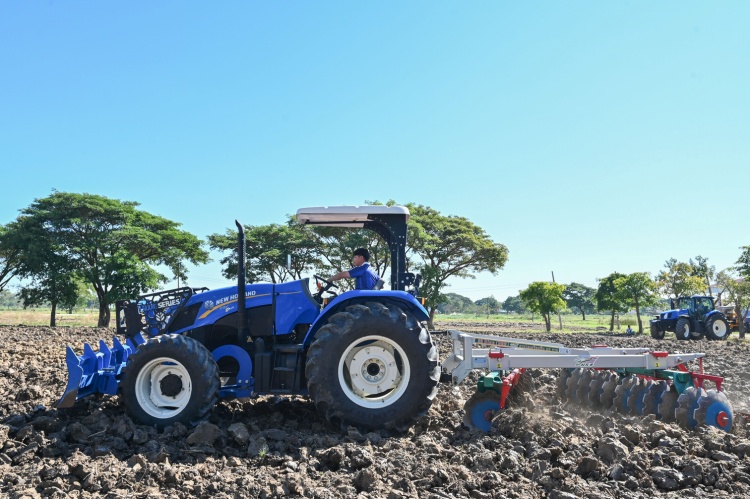 batch_New-Holland-Live-Demonstration New Holland ฉลองวาระครบรอบ 130 ปี จัดงาน New Holland Day ครั้งแรกในประเทศไทย