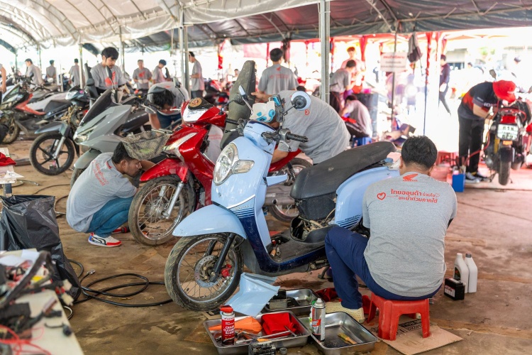 batch_ไทยฮอนด้ามอบถุงยังชีพน้ำท่วมหาดใหญ่-Email-Cover-04 ไทยฮอนด้า ผนึกกำลัง ร่วมส่งมอบถุงยังชีพ 8,603 ถุง บรรเทาผลกระทบน้ำท่วมหาดใหญ่