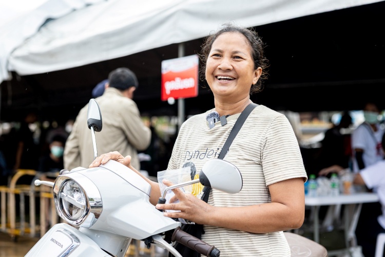 batch_ไทยฮอนด้ามอบถุงยังชีพน้ำท่วมหาดใหญ่-Email-Cover-05 ไทยฮอนด้า ผนึกกำลัง ร่วมส่งมอบถุงยังชีพ 8,603 ถุง บรรเทาผลกระทบน้ำท่วมหาดใหญ่