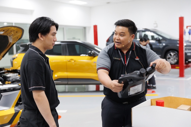 batch_03 7 แชมป์สุดยอดงานบริการในการแข่งขันทักษะรถยนต์มิตซูบิชิ ครั้งที่ 25 พร้อม 2 ตัวแทนไทยคว้ารางวัลระดับโลก