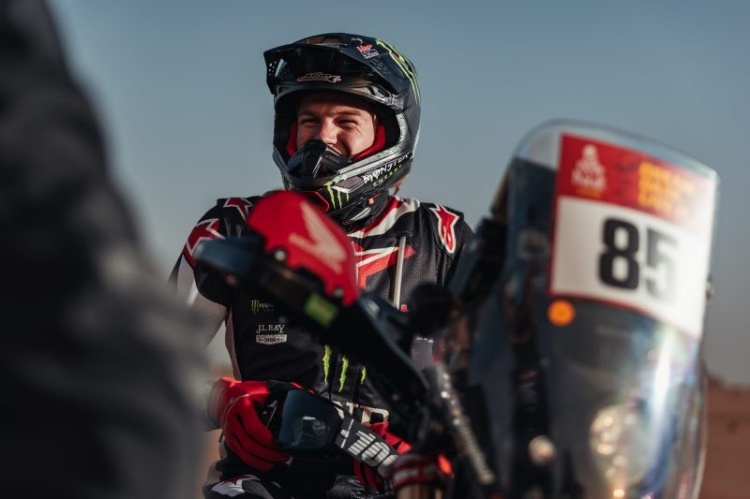 batch_8-ข่าว-รวมรุ่นใหญ่และรุ่นรุกกี้รายการดากา Honda CRF450 RALLY ฟอร์มแกร่ง! กลางทะเลทรายซาอุฯ เหมาอันดับ 1-2 สเตจ 3 Dakar Rally 2026