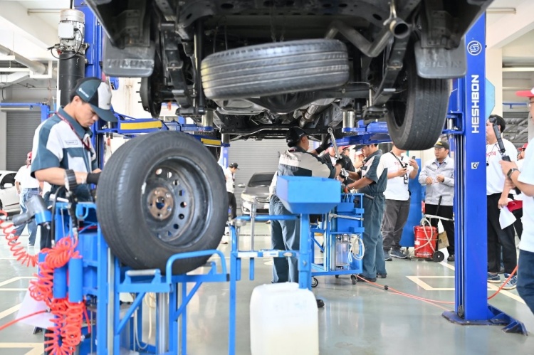 batch_DSC_0502 โตโยต้าเปิดบ้านครั้งที่ 2 สัมผัสความพร้อมด้านการพัฒนาบุคลากร เพื่อความมั่นใจของลูกค้า