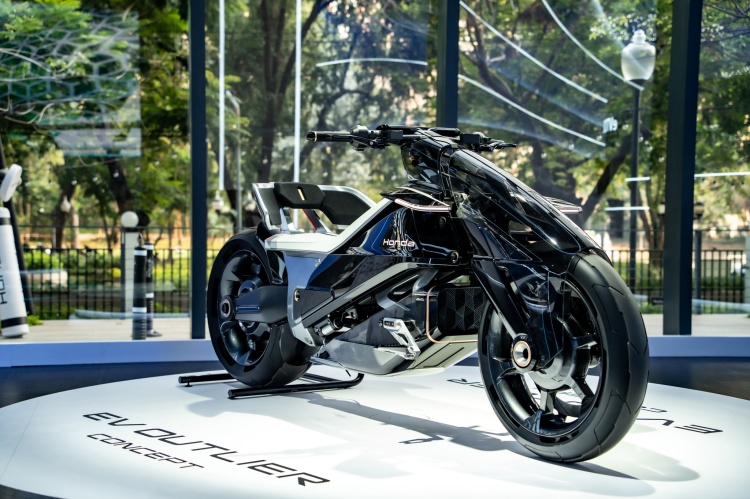 batch_EV-Outlier-Concept-21 Honda EV Outlier โมเดลจักรยานยนต์ไฟฟ้าต้นแบบระดับโลกพร้อมยลโฉมอย่างใกล้ชิดที่ “The M.O.V.E. by Honda”