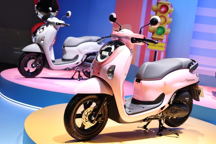 batch_New-Honda-SCOOPY-5 New Honda SCOOPY ‘The Iconic Gang แก๊งเจนใหม่ ไปให้สุดเทรนด์’ 9 สีใหม่ 3 สไตล์