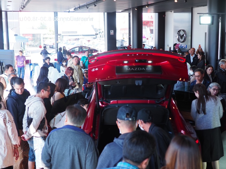batch_Photo-03 The All-Electric Mazda6e ยอดจองสิทธิ์ทะลุ 4,000 พร้อมเปิดจองแพ็กเกจต่อเนื่องถึงสิ้นเดือนมกราคมนี้เท่านั้น 