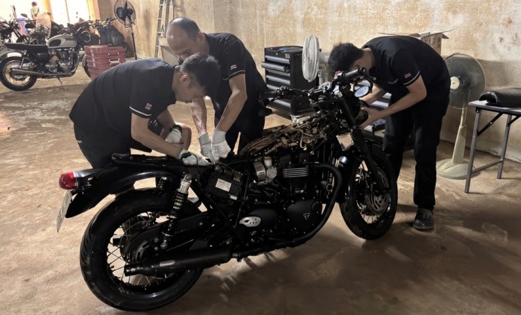 batch_Pic_ภาพประกอบ-ไทรอัมพ์-ช่วยเหลือลูกค้าที่ได้รับผลกระทบน้ำท่วมภาคใต้-1 Triumph ผนึก “ไทรอัมพ์ หาดใหญ่” เดินหน้าดูแลลูกค้าระยะฟื้นฟูหลังวิกฤตน้ำท่วมภาคใต้