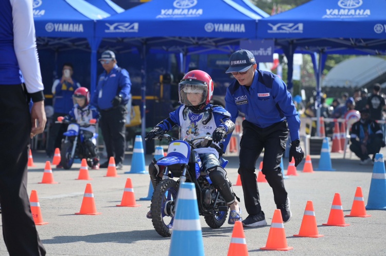 batch_S__586342429 YAMAHA ร่วมมือกองบัญชาการกองทัพไทย เสริมสร้างวินัยจราจรในวันเด็กแห่งชาติ 2569