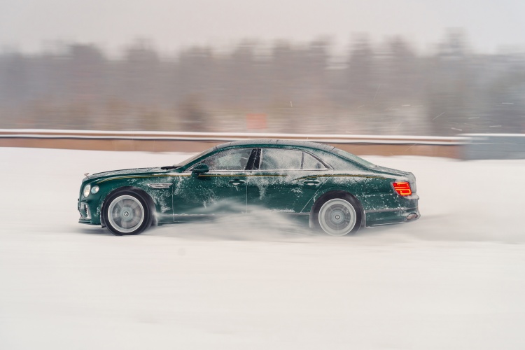 batch_Winter-Lap-Record-2 Bentley Flying Spur ลุยหิมะ ทุบสถิติ ‘Winter Lap Record’ ณ สนามแข่งเหนือสุดของโลก