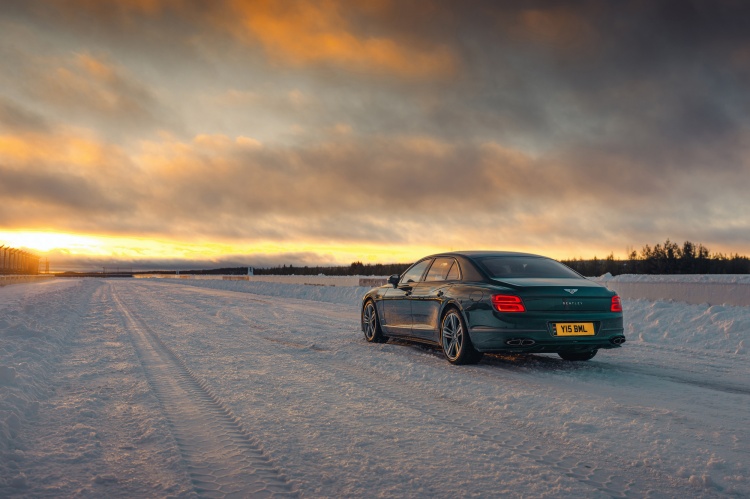 batch_Winter-Lap-Record-6 Bentley Flying Spur ลุยหิมะ ทุบสถิติ ‘Winter Lap Record’ ณ สนามแข่งเหนือสุดของโลก