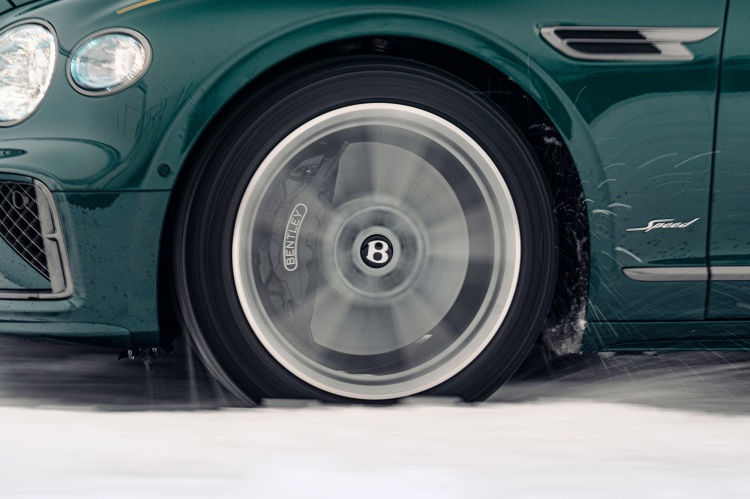 batch_Winter-Lap-Record-8 Bentley Flying Spur ลุยหิมะ ทุบสถิติ ‘Winter Lap Record’ ณ สนามแข่งเหนือสุดของโลก