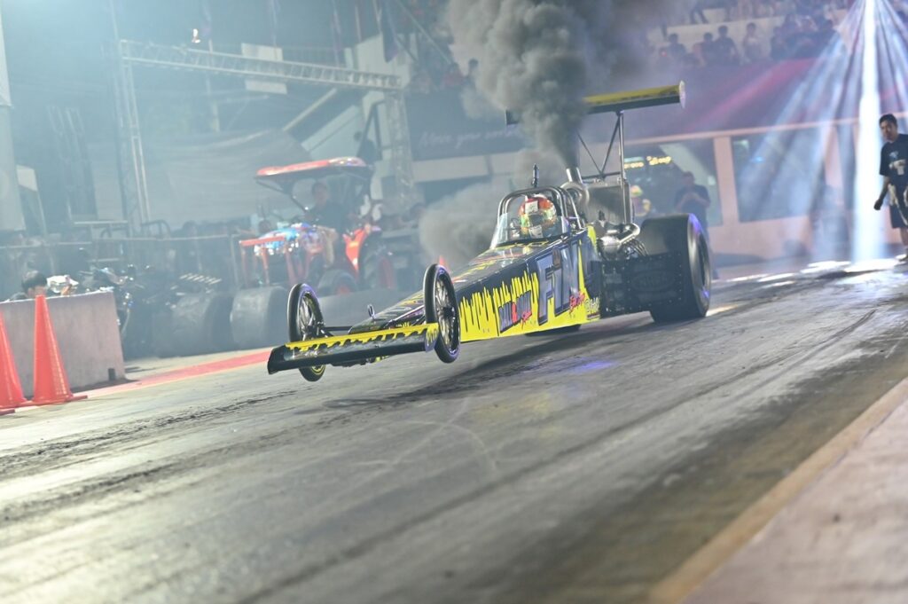 DRAGSTER-GD-1st.-Best-Recoad-7.158-By-1024x681 Toyota มอบรางวัลแชมป์ Drag Racing ในงาน “HILUX REVO RACING MANIA NIGHT OF CHAMPIONS 2025”