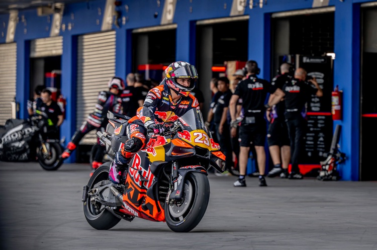 batch_14-1 MotoGP กระหึ่มไทย!  “อเล็กซ์” กดเวลาเร็วสุด เฉือน “มาร์ค” รั้งจ่าฝูงวันแรก