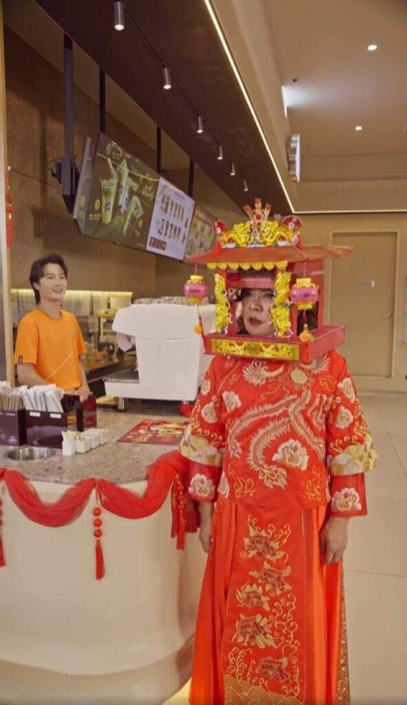 batch_1771301247455-591x1024 พันธุ์ไทย ต้อนรับตรุษจีน “เจ๊แต๋ว” จัดเต็มทุกความปังทั้งเมนูพิเศษ แก้วมงคล และของขวัญสุดเฮง