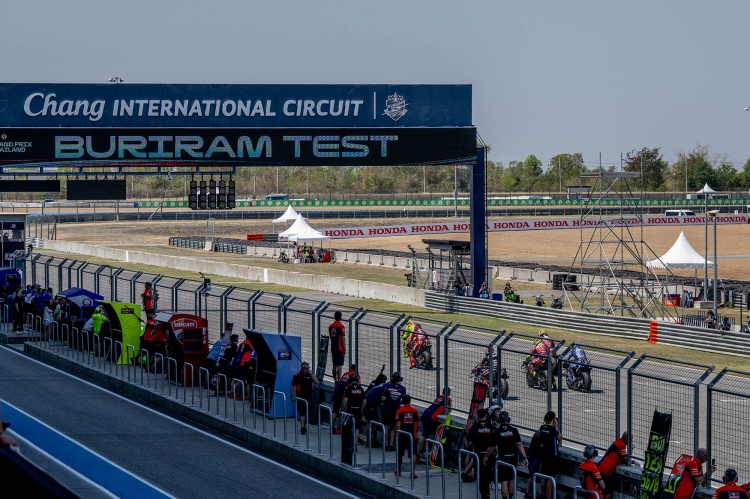 batch_6-1 MotoGP กระหึ่มไทย!  “อเล็กซ์” กดเวลาเร็วสุด เฉือน “มาร์ค” รั้งจ่าฝูงวันแรก