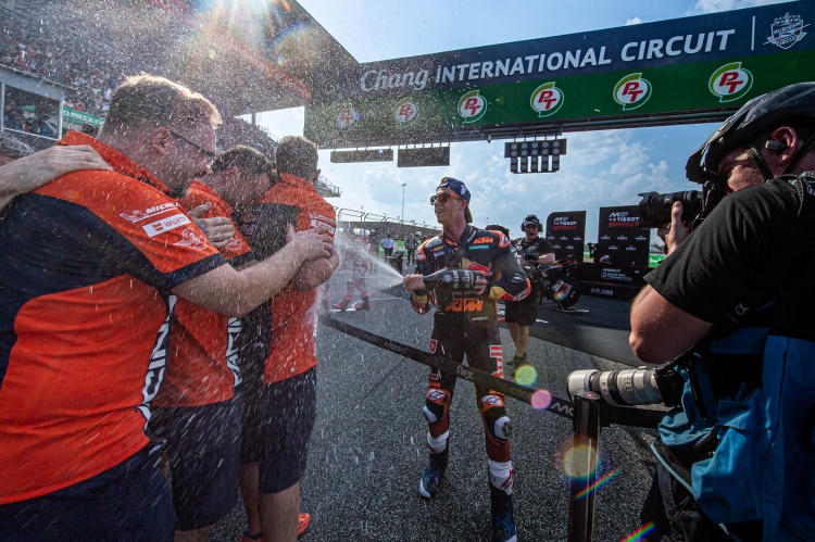 batch_8-3 โค้ง 12 ระอุ! “MotoGP Thailand” ดวลสปรินต์สุดเดือด “อคอสต้า” บด “มาร์เกซ” ปลดล็อคคว้าชัยประเดิมฤดูกาลใหม่