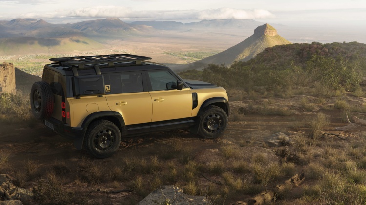 batch_DEF_26MY_TROPHY_EDITION_YELLOW_190625_01b Defender Trophy Edition เปิดตัวรุ่นพิเศษในไทย พร้อมเดินหน้าภารกิจอนุรักษ์ช้างไทย