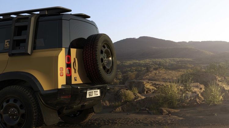 batch_DEF_26MY_TROPHY_EDITION_YELLOW_190625_04b Defender Trophy Edition เปิดตัวรุ่นพิเศษในไทย พร้อมเดินหน้าภารกิจอนุรักษ์ช้างไทย