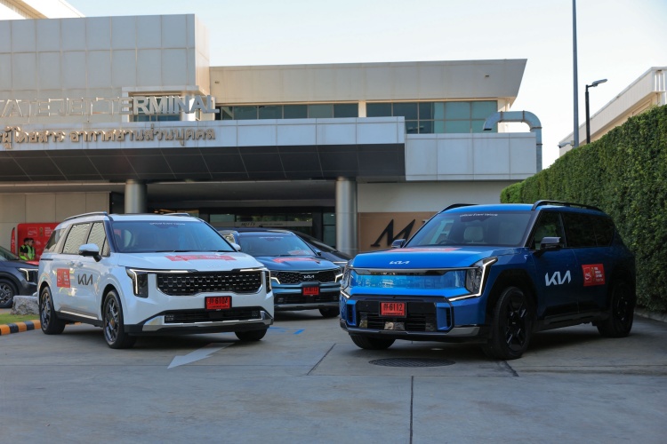 batch_Kia-mobility-partner-for-FIFA-World-Cup™-Trophy-Tour-by-Coca-Cola_04 Kia ประเทศไทย ร่วมสนับสนุนฟุตบอลโลก 2026 ตอกย้ำพลังความเป็นหนึ่งเดียวของผู้คนทั่วโลก