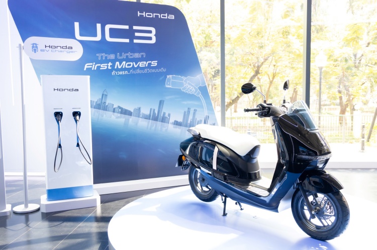 batch_New-Honda-UC3-show-at-The-M.O.V.E.-by-Honda_Main-Cover The M.O.V.E. by Honda ชวนสัมผัส New Honda UC3 และลิ้มรสคาเฟ่ดังจาก UNHOUR