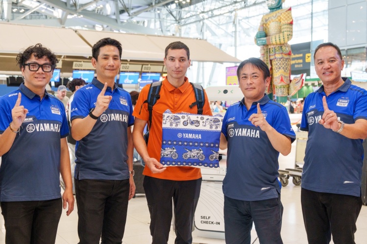 batch_S__593739784 ยามาฮ่าต้อนรับ “โทปรัค” ยอดนักบิดตุรกี ก่อนเตรียมลงทดสอบ M1 ใหม่ ที่สนามช้าง