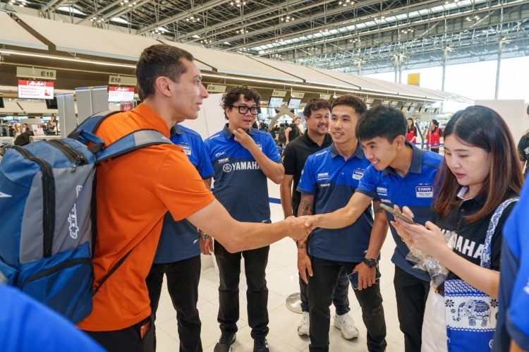 batch_S__593739790 ยามาฮ่าต้อนรับ “โทปรัค” ยอดนักบิดตุรกี ก่อนเตรียมลงทดสอบ M1 ใหม่ ที่สนามช้าง