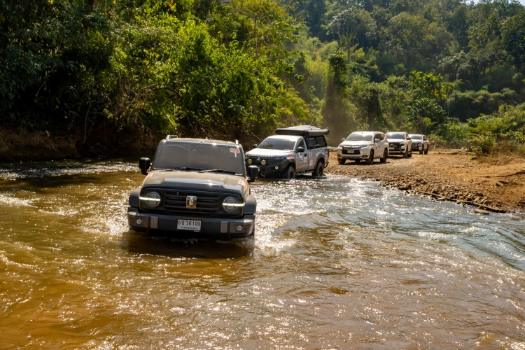 batch_Spirit3 SPIRIT 4x4 นำขบวนคาราวานลุยเส้นทางโหด มอบสิ่งของให้กับโรงเรียนบ้านเสาหิน จ.แม่ฮ่องสอน