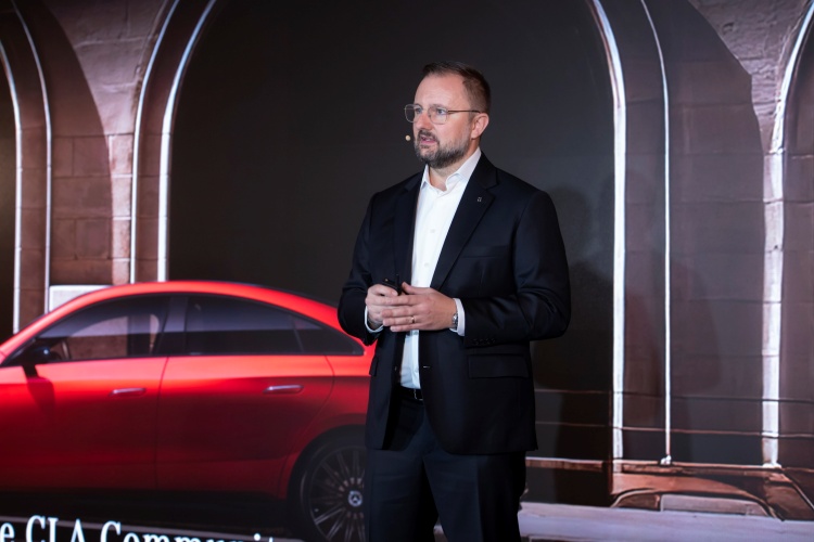 มร.-คริสเตียน-เชลล์ Mercedes-Benz ประเทศไทย เผยกลยุทธ์ในปี 2569 พร้อมร่วมเฉลิมฉลอง 140 ปี แห่งนวัตกรรมยานยนต์